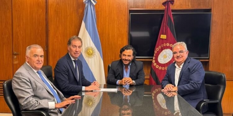 Santilli y Menem dialogan con Sáenz sobre estrategias de gestión en Córdoba