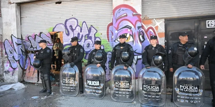 Detenido en Villa Crespo un hombre buscado por la justicia tras el hallazgo de auriculares robados