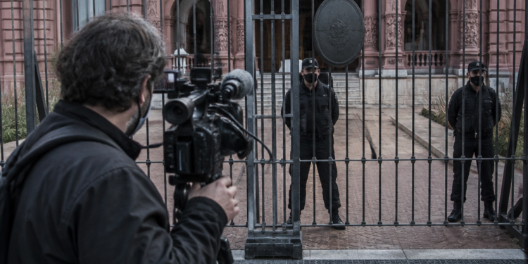 Continúan las limitaciones al acceso de la prensa en la Casa Rosada