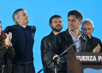 Máximo criticó a Axel Kicillof durante un masivo banderazo por la libertad de Cristina Fernández de Kirchner