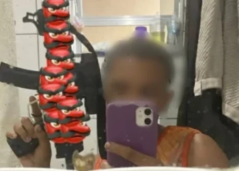 Un menor de 16 años investigado por intimidación pública tras publicar fotos con armas
