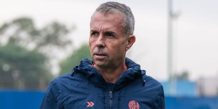 Gustavo Álvarez deja su cargo como entrenador de San Lorenzo