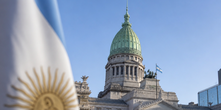 El riesgo país desciende a 447 puntos, el nivel más bajo desde 2018