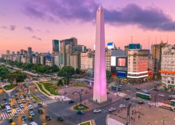 Aumento de ingresos en CABA supera la inflación, pero se profundiza la desigualdad
