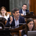Proyecto en la Legislatura porteña busca regular el uso de vapeadores y restringir el acceso a menores