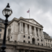 El Banco de Inglaterra mantuvo las tasas de interés, sin descartar aumentos futuros