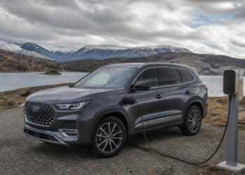 Un SUV híbrido enchufable con una extraordinaria autonomía llega a Argentina