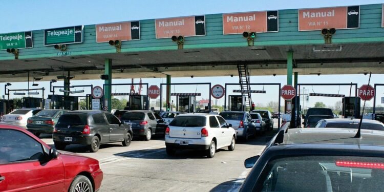El Gobierno transfiere 1871 kilómetros de rutas nacionales a empresas privadas: implicaciones para los peajes a partir de este miércoles