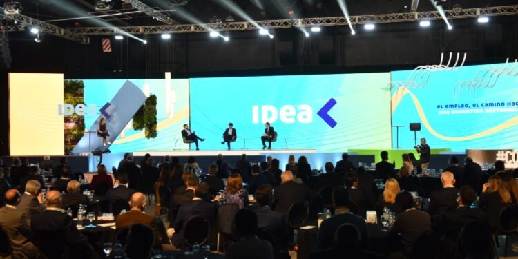 Qué debe hacer Argentina para evitar desaprovechar otra chance de crecimiento, según los empresarios de IDEA