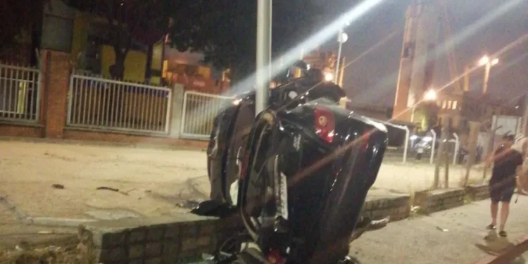 Tragedia en La Plata: un joven perdió la vida tras chocar contra una columna