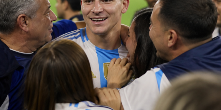 Julián Alvarez, el renacido: el respaldo incondicional de su familia y su rol clave en la Selección Argentina