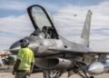 Los pilotos de F16 logran volar solos, pero enfrentan crisis salarial y deserciones en la Fuerza Aérea