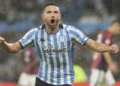 Racing sufrió una dura derrota ante el líder Argentinos, donde jugó 70 minutos con uno menos
