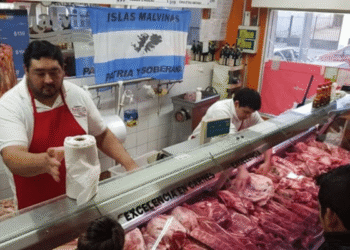 Menos carne vacuna en las carnicerías: cae el volumen de compra y crece la búsqueda de opciones más económicas