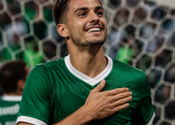 José Manuel López brilla en Palmeiras tras el Mundial y renueva su contrato