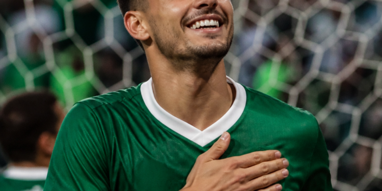 José Manuel López brilla en Palmeiras tras el Mundial y renueva su contrato