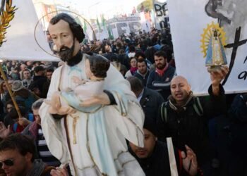 Durante la misa por San Cayetano, García Cuerva criticó a la dirigencia política: “Hablan de los pobres, pero no están cerca”
