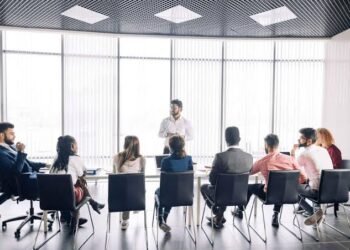 Factores cl clave en la contratación y definición de salarios en empresas