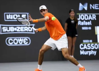 La controversia de Shapovalov con Jódar por las interrupciones causadas por sus zapatillas