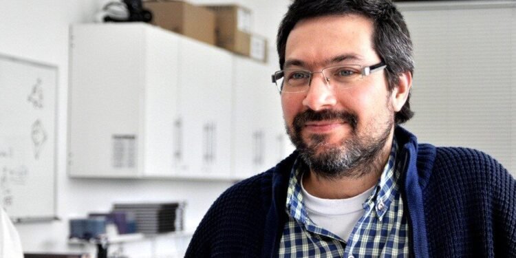 Reconocen a tres prominentes científicos argentinos en el campo de la química