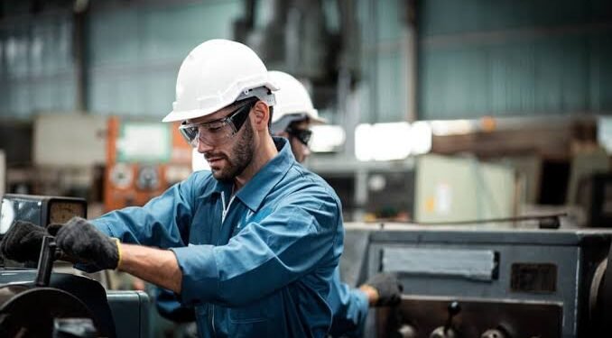 Industria: casi la mitad de los insumos sigue siendo más barata en el exterior