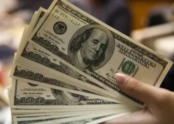 A cuánto cotizan el dólar oficial y el dólar tarjeta este miércoles 5 de agosto