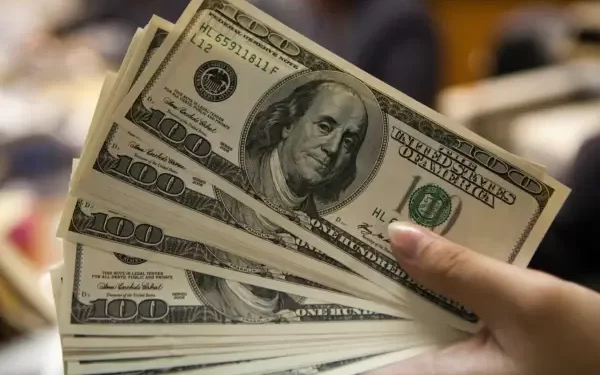 A cuánto cotizan el dólar oficial y el dólar tarjeta este miércoles 5 de agosto