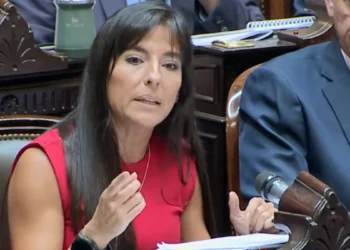 Proponen nueva legislación para tipificar la conducción bajo efectos del alcohol como delito