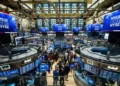 Wall Street avanza mientras caen el petróleo y los bonos de EE.UU.: el riesgo país argentino subió a 508 puntos