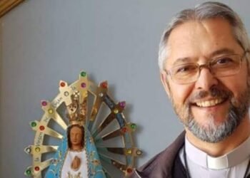 León XIV recibió en el Vaticano a un arzobispo argentino que participa de la organización de su visita al país
