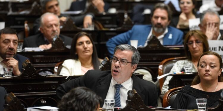 La oposición prepara en Diputados una ofensiva para atender el sobreendeudamiento de los hogares