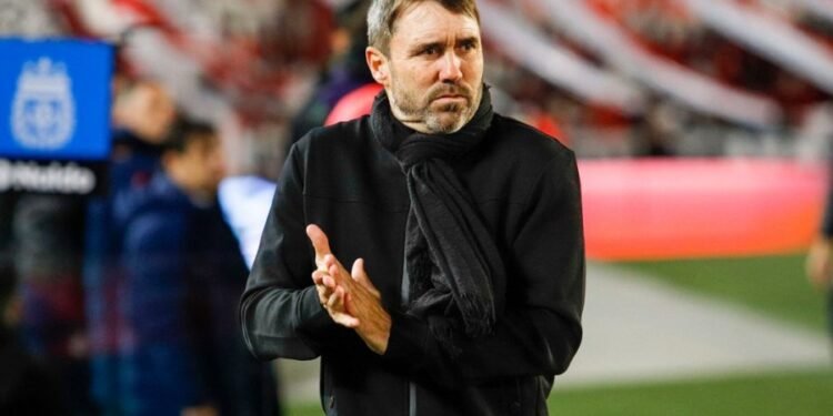 La incertidumbre en River: Eduardo Coudet se aleja tras la eliminación de la Copa Sudamericana