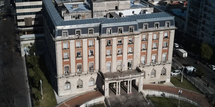 La Cámara Federal de La Plata confirma la prórroga de la cautelar que impide la transformación del Banco Nación en sociedad anónima