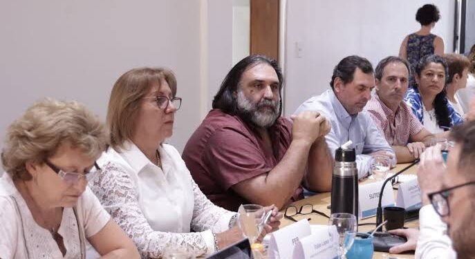 Docentes bonaerenses reclamaron a Kicillof reabrir la paritaria por la inflación