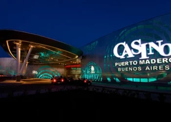 La nueva era de la previa: jóvenes eligen el casino antes de salir a bailar