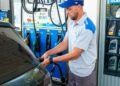 La venta de combustibles cayó a su nivel más bajo en dos años y aumenta el peso de los impuestos