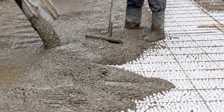 Albañiles coinciden: la mezcla de cemento con poliestireno expande posibilidades en construcción