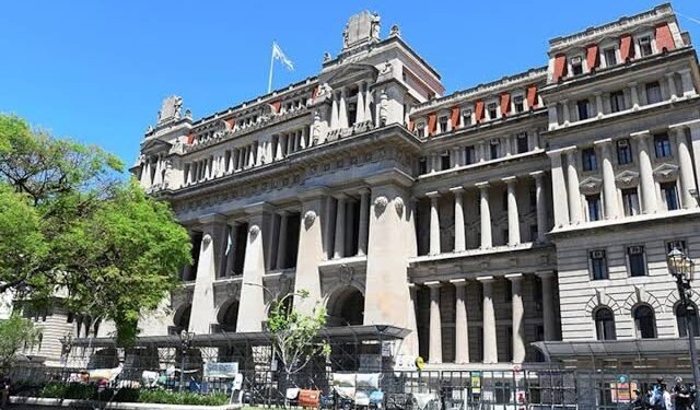 La Corte Suprema fijó nuevos límites a las tasas municipales y cuestionó excesos recaudatorios