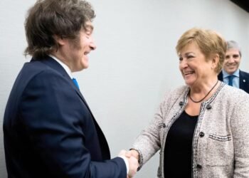 El FMI llega para revisar el acuerdo con Argentina y evaluar las metas antes de un nuevo vencimiento