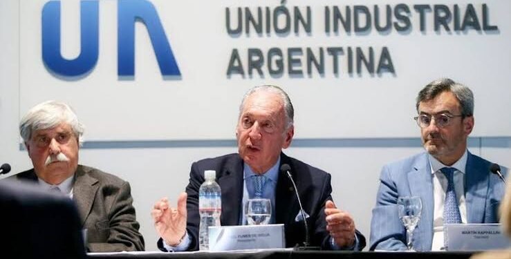 La industria llega a su día con caída de actividad y empleo y la UIA prepara un mensaje al Gobierno