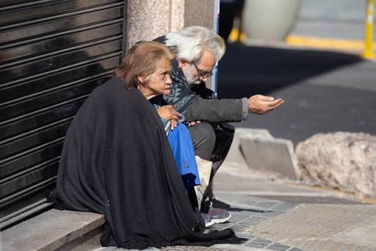 La pobreza aumentó en todos los grupos de edad y los mayores de 65 años registraron la mayor suba