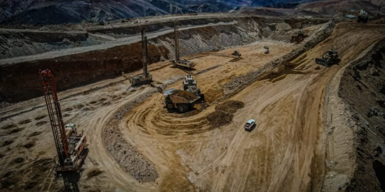 El Gobierno obliga a los grandes proyectos a generar su propia energía para ingresar al sistema eléctrico