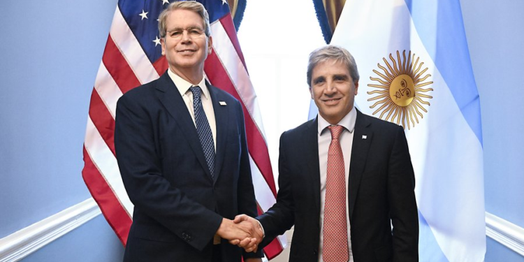 Caputo se reúne con el secretario del Tesoro de Trump para reforzar la alianza entre Milei y Washington