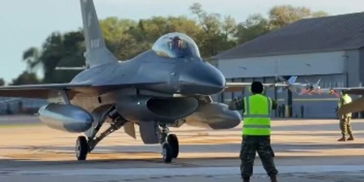 Argentina ya cuenta con 12 cazas F-16 tras la llegada del segundo lote desde Dinamarca