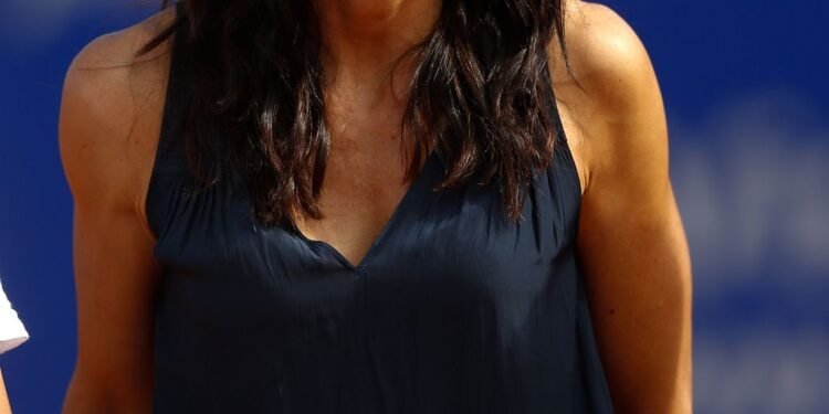 Gabriela Sabatini deslumbra como modelo en la Semana de la Moda de París