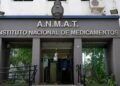 La Anmat prohíbe el uso y venta de una lavandina debido a falta de registros sanitarios