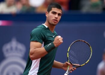 Carlos Alcaraz eliminado por Zizou Bergs en el M1000 de Shanghai: una noche inesperada para el español