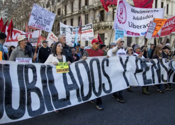 Jubilados: el bono perdió peso y ahora equivale a apenas el 15,7% del haber mínimo
