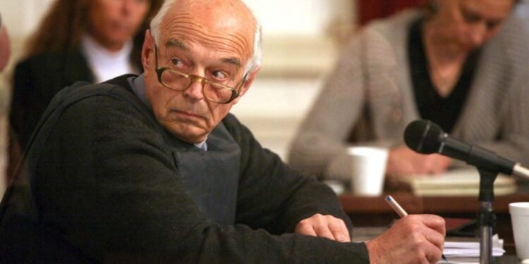 La Justicia rechazó el pedido de von Wernich para asistir a la visita del papa